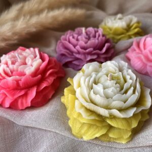 Handmade Peony Flower Candles in soft, pastel shades, crafted from eco-friendly soy wax — perfect for decorating or gifting.