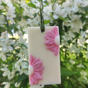 Handmade Sachet Candles crafted from eco-friendly soy wax, decorated with minimalist details and ribbons — perfect for freshening up small spaces and gifting.